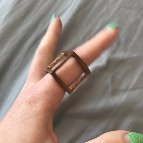 Box Ring - Picture 2 of 3